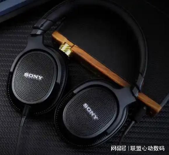 降噪耳机4款家居聆听的伴侣ayx爱游戏app体育头戴